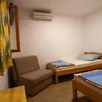 Jadran Gostinjska kuća 3*
